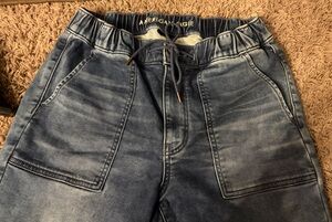 American Eagle Jean women’s joggers.  Medium wash.  Size 6